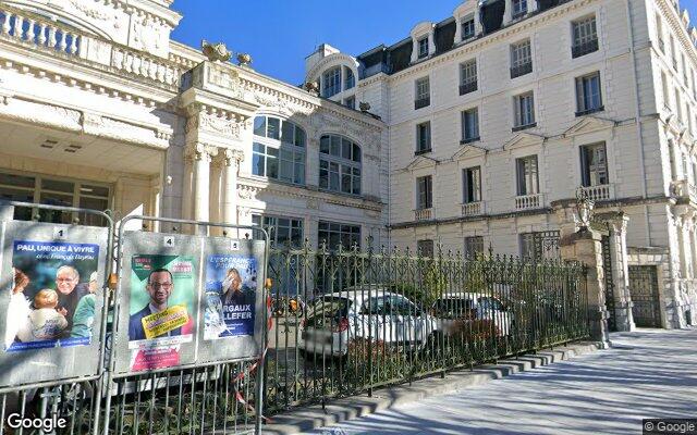 Façade : 2 place royale, Pau
